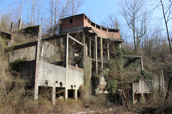 Costruzioni abbandonata alla Cava Colombino