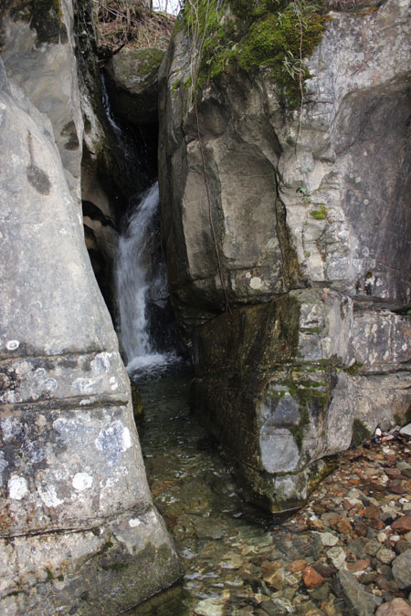 Torrente Magiaiga al "Giardino delle Grotte", in frazione Ara.